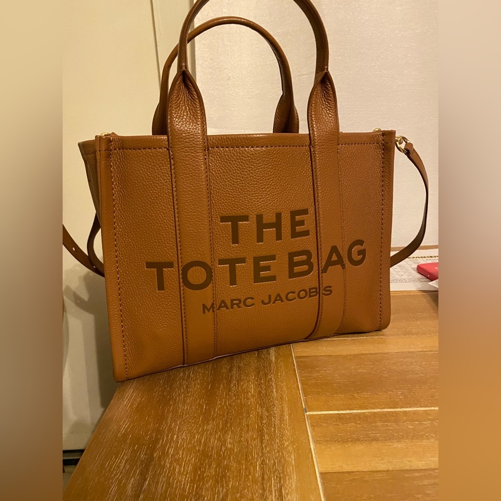 Marc Jacobs B1250 brown the tote bag traveler leather tote size medium